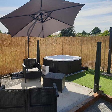 Beau Logement Avec Terrasse, Jacuzzi Et Terrain De Petanque Privatif A 5 Minutes De La Plage Audenge Eksteriør bilde